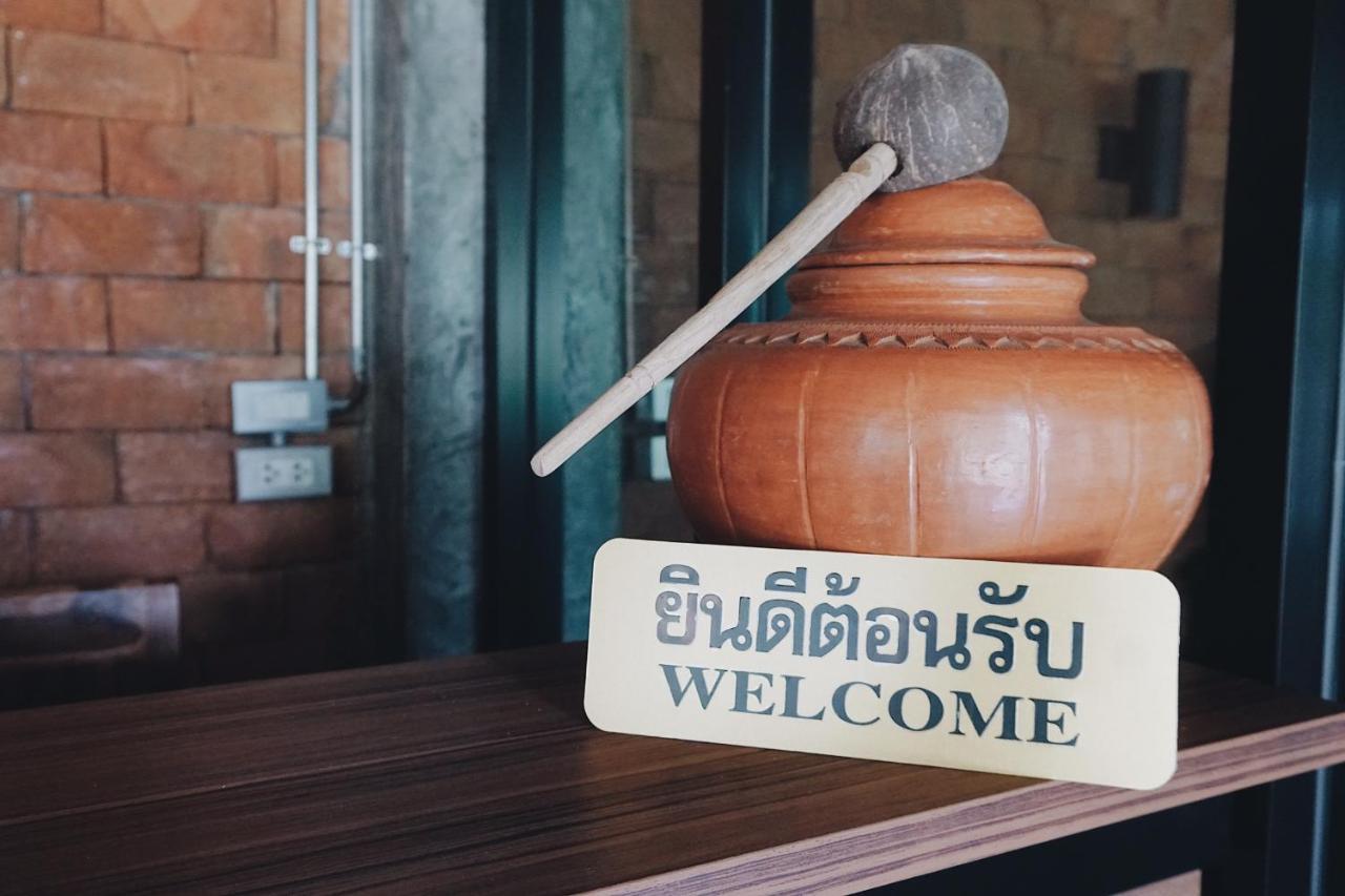Tha Ma-O Bouteak Homestay - Self Check-In Lampang Exterior foto